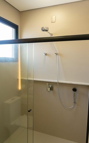 Casa de condomínio à venda com 207m², 4 quartos e 4 vagas Casa de condomínio à venda com 207m², 4 quartos e 4 vagasBanheiro