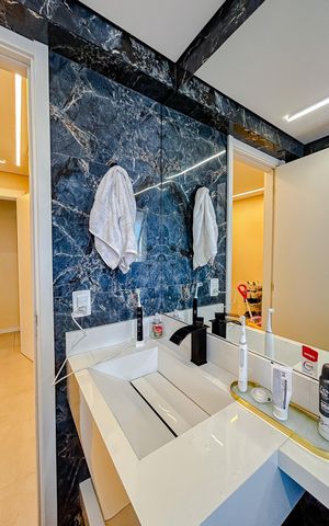 Apartamento à venda com 109m², 3 quartos e 2 vagasBanheiro da Suíte 1