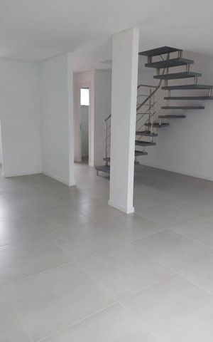 Casa de condomínio para alugar com 118m², 3 quartos e 2 vagas Casa de condomínio para alugar com 118m², 3 quartos e 2 vagasSala