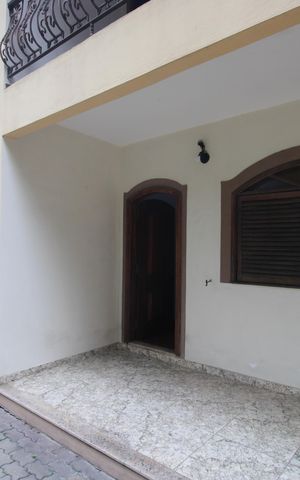 Casa à venda com 136m², 3 quartos e 2 vagasFrente da casa