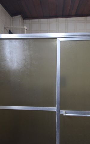 Casa à venda com 136m², 3 quartos e 2 vagasBanheiro social