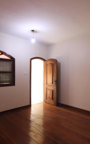 Casa à venda com 136m², 3 quartos e 2 vagasSala