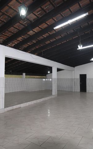 Casa à venda com 136m², 3 quartos e 2 vagas