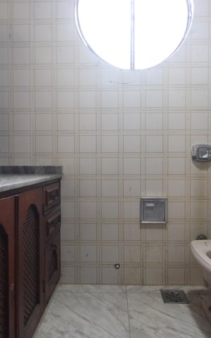 Casa à venda com 136m², 3 quartos e 2 vagasBanheiro social