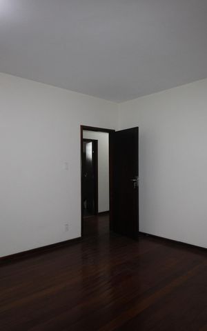 Casa à venda com 136m², 3 quartos e 2 vagasSala