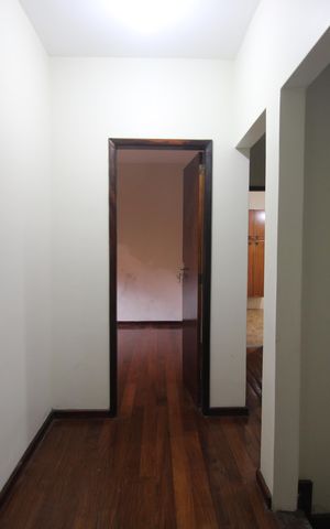 Casa à venda com 136m², 3 quartos e 2 vagasCorredor