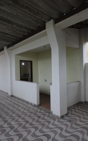Casa à venda com 136m², 3 quartos e 2 vagasFundos da casa