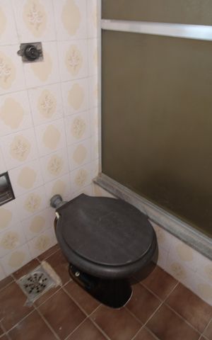 Casa à venda com 136m², 3 quartos e 2 vagasBanheiro social