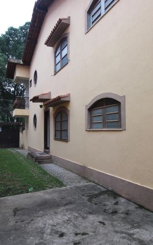 Casa à venda com 136m², 3 quartos e 2 vagasGaragem e entrada