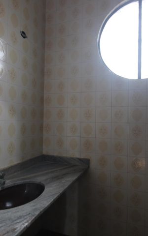 Casa à venda com 136m², 3 quartos e 2 vagasBanheiro social
