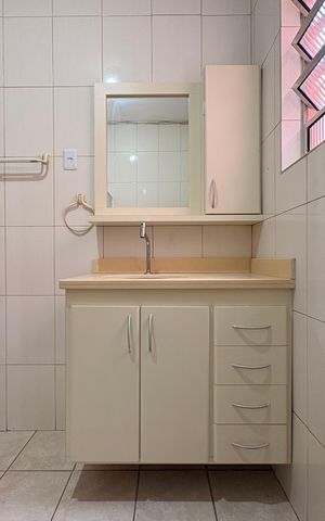 Casa para alugar com 150m², 3 quartos e 2 vagas Casa para alugar com 150m², 3 quartos e 2 vagasBanheiro