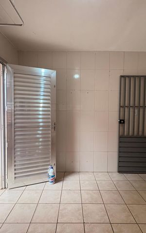Casa para alugar com 150m², 3 quartos e 2 vagas Casa para alugar com 150m², 3 quartos e 2 vagasLavanderia