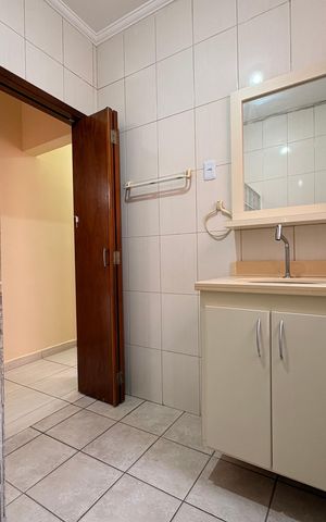 Casa para alugar com 150m², 3 quartos e 2 vagas Casa para alugar com 150m², 3 quartos e 2 vagasBanheiro