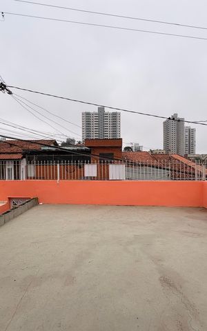 Casa para alugar com 150m², 3 quartos e 2 vagas Casa para alugar com 150m², 3 quartos e 2 vagasVaranda