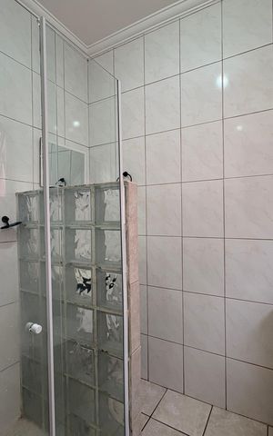 Casa para alugar com 150m², 3 quartos e 2 vagas Casa para alugar com 150m², 3 quartos e 2 vagasBanheiro da Suíte