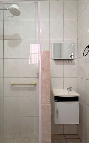 Casa para alugar com 150m², 3 quartos e 2 vagas Casa para alugar com 150m², 3 quartos e 2 vagasBanheiro da Suíte