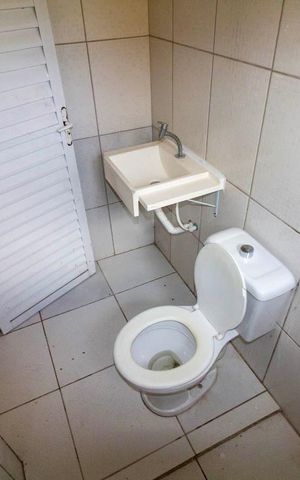 Casa para alugar com 60m², 2 quartos e 1 vaga Casa para alugar com 60m², 2 quartos e 1 vagaBanheiro