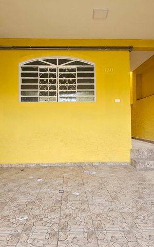 Casa para alugar com 60m², 2 quartos e 1 vaga Casa para alugar com 60m², 2 quartos e 1 vagaGaragem