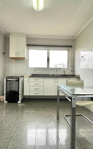 Apartamento à venda com 134m², 3 quartos e 2 vagas Apartamento à venda com 134m², 3 quartos e 2 vagasCozinha