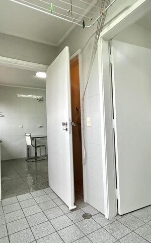 Apartamento à venda com 134m², 3 quartos e 2 vagas Apartamento à venda com 134m², 3 quartos e 2 vagasÁrea de Serviço