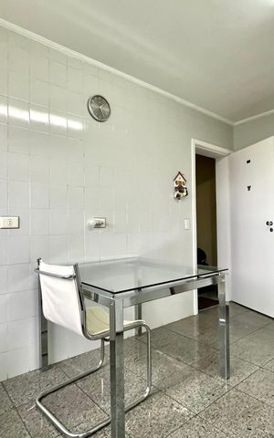 Apartamento à venda com 134m², 3 quartos e 2 vagas Apartamento à venda com 134m², 3 quartos e 2 vagasCozinha