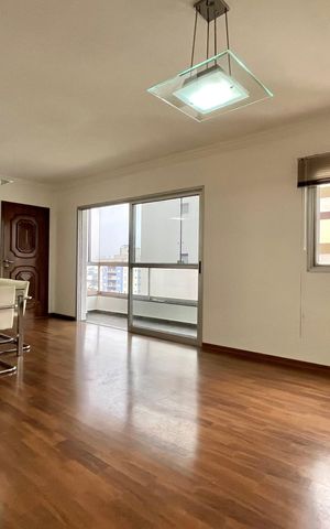 Apartamento à venda com 134m², 3 quartos e 2 vagas Apartamento à venda com 134m², 3 quartos e 2 vagasSala
