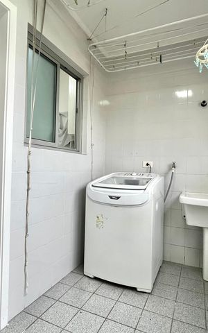 Apartamento à venda com 134m², 3 quartos e 2 vagas Apartamento à venda com 134m², 3 quartos e 2 vagasÁrea de Serviço
