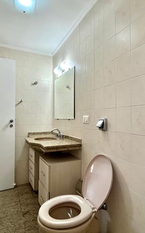Apartamento à venda com 134m², 3 quartos e 2 vagas Apartamento à venda com 134m², 3 quartos e 2 vagasBanheiro da Suíte