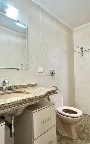 Apartamento à venda com 134m², 3 quartos e 2 vagas Apartamento à venda com 134m², 3 quartos e 2 vagasBanheiro da Suíte