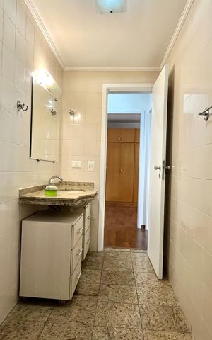 Apartamento à venda com 134m², 3 quartos e 2 vagas Apartamento à venda com 134m², 3 quartos e 2 vagasBanheiro Corredor