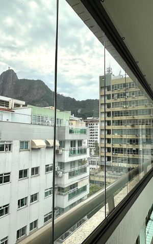 Apartamento à venda com 197m², 4 quartos e 2 vagasVaranda Suíte 2