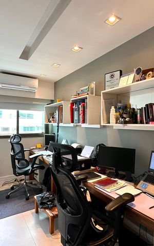 Apartamento à venda com 197m², 4 quartos e 2 vagasSuíte