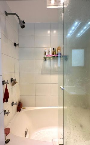 Apartamento à venda com 197m², 4 quartos e 2 vagasBanheiro Suíte 3