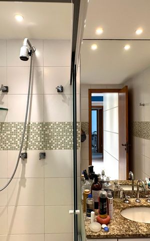 Apartamento à venda com 197m², 4 quartos e 2 vagasBanheiro Suíte 2