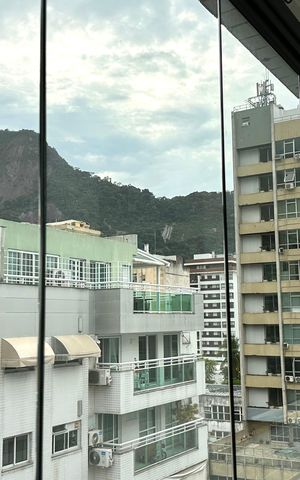 Apartamento à venda com 197m², 4 quartos e 2 vagasVaranda Suíte 2