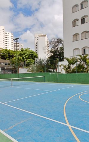 Apartamento para alugar com 211m², 3 quartos e 4 vagas Apartamento para alugar com 211m², 3 quartos e 4 vagasÁrea comum