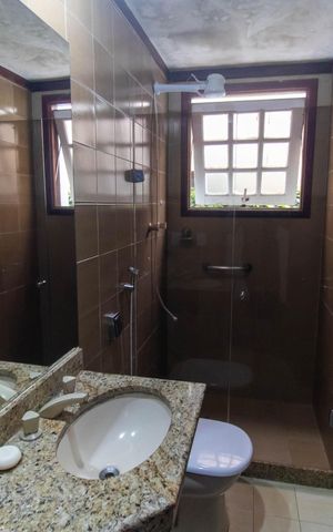 Casa de condomínio à venda com 210m², 6 quartos e 4 vagas Casa de condomínio à venda com 210m², 6 quartos e 4 vagasBanheiro 2