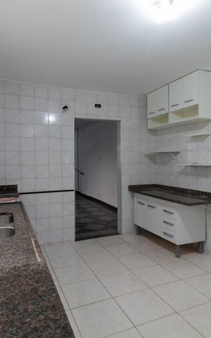 Casa à venda com 202m², 3 quartos e 2 vagas Casa à venda com 202m², 3 quartos e 2 vagasCozinha