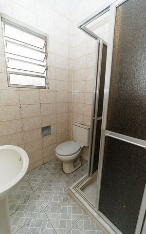 Casa para alugar com 254m², 3 quartos e 1 vaga Casa para alugar com 254m², 3 quartos e 1 vagaBanheiro