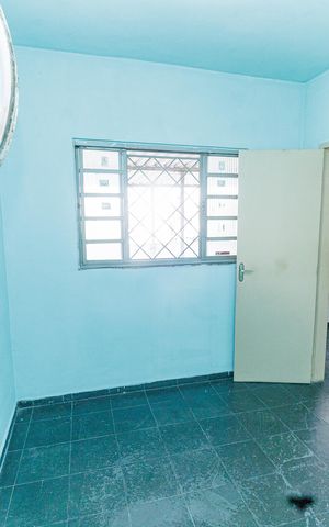Casa à venda com 506m², 6 quartos e 3 vagas Casa à venda com 506m², 6 quartos e 3 vagasQuarto 1