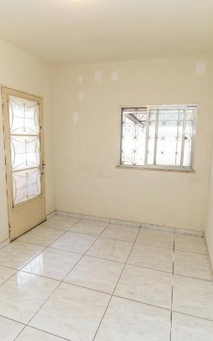 Casa à venda com 506m², 5 quartos e 3 vagas Casa à venda com 506m², 5 quartos e 3 vagasSala