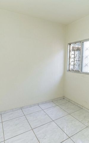 Casa à venda com 506m², 5 quartos e 3 vagas Casa à venda com 506m², 5 quartos e 3 vagasQuarto 5