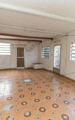 Casa à venda com 506m², 5 quartos e 3 vagas Casa à venda com 506m², 5 quartos e 3 vagasSalão