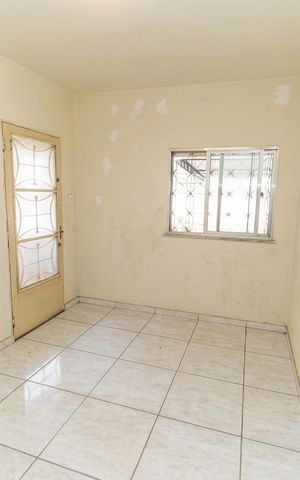 Casa à venda com 506m², 5 quartos e 3 vagas Casa à venda com 506m², 5 quartos e 3 vagasSala