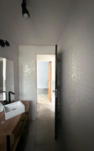 Apartamento à venda com 52m², 2 quartos e 1 vaga Apartamento à venda com 52m², 2 quartos e 1 vagaBanheiro Social
