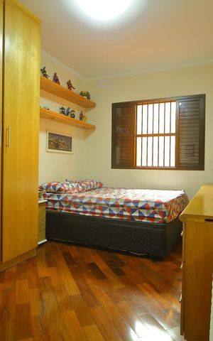 Casa à venda com 208m², 3 quartos e 4 vagasSuíte 2 