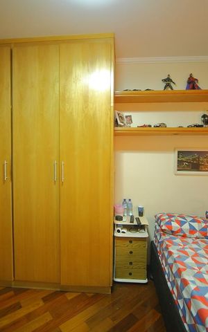 Casa à venda com 208m², 3 quartos e 4 vagasSuíte 2 