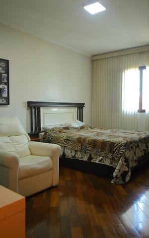 Casa à venda com 208m², 3 quartos e 4 vagasSuíte 1 