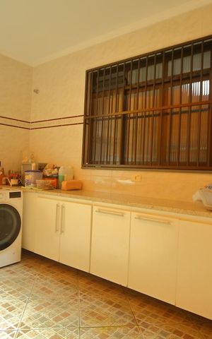 Casa à venda com 208m², 3 quartos e 4 vagasÁrea de Serviço