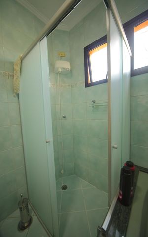 Casa à venda com 208m², 3 quartos e 4 vagasBanheiro da Suíte 1 